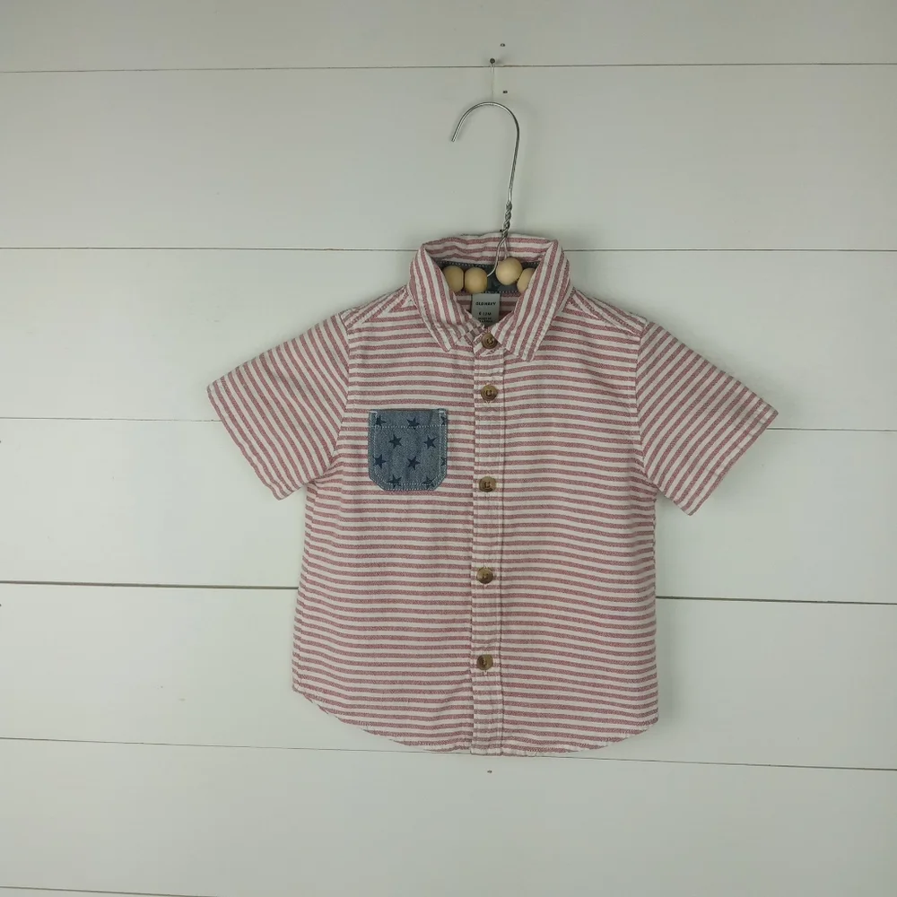 Old Navy boys size 6-12 mos red and white striped button down shirt chambray